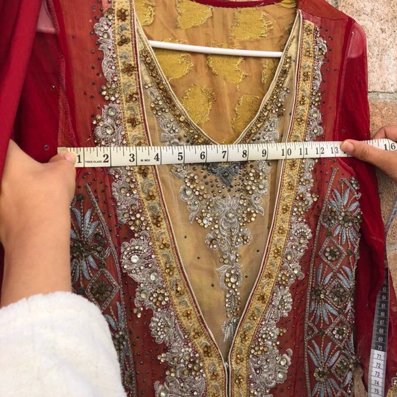 Red and gold Pakistani party wear. - Picture 4 of 8
